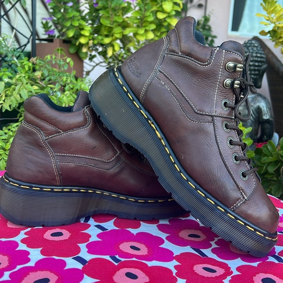 🏴󠁧󠁢󠁥󠁮󠁧󠁿 Vintage Dr. Martens MIE Chunky Lace Up Platform Ankle Boots UK 7 - Picture 8 of 17